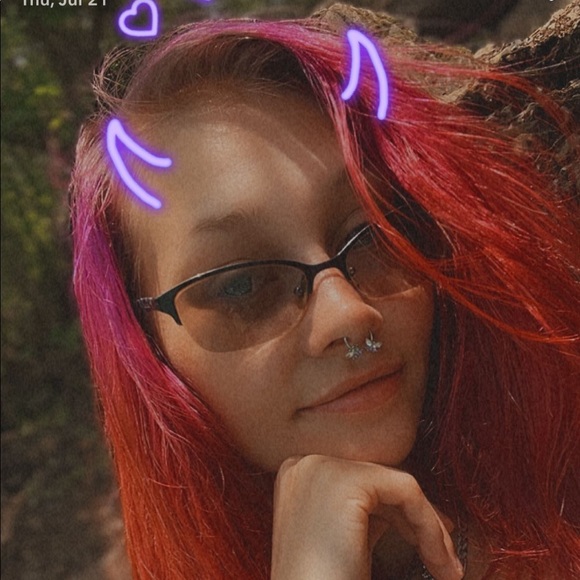 Meet your Posher, Tiffany - Picture 1 of 1